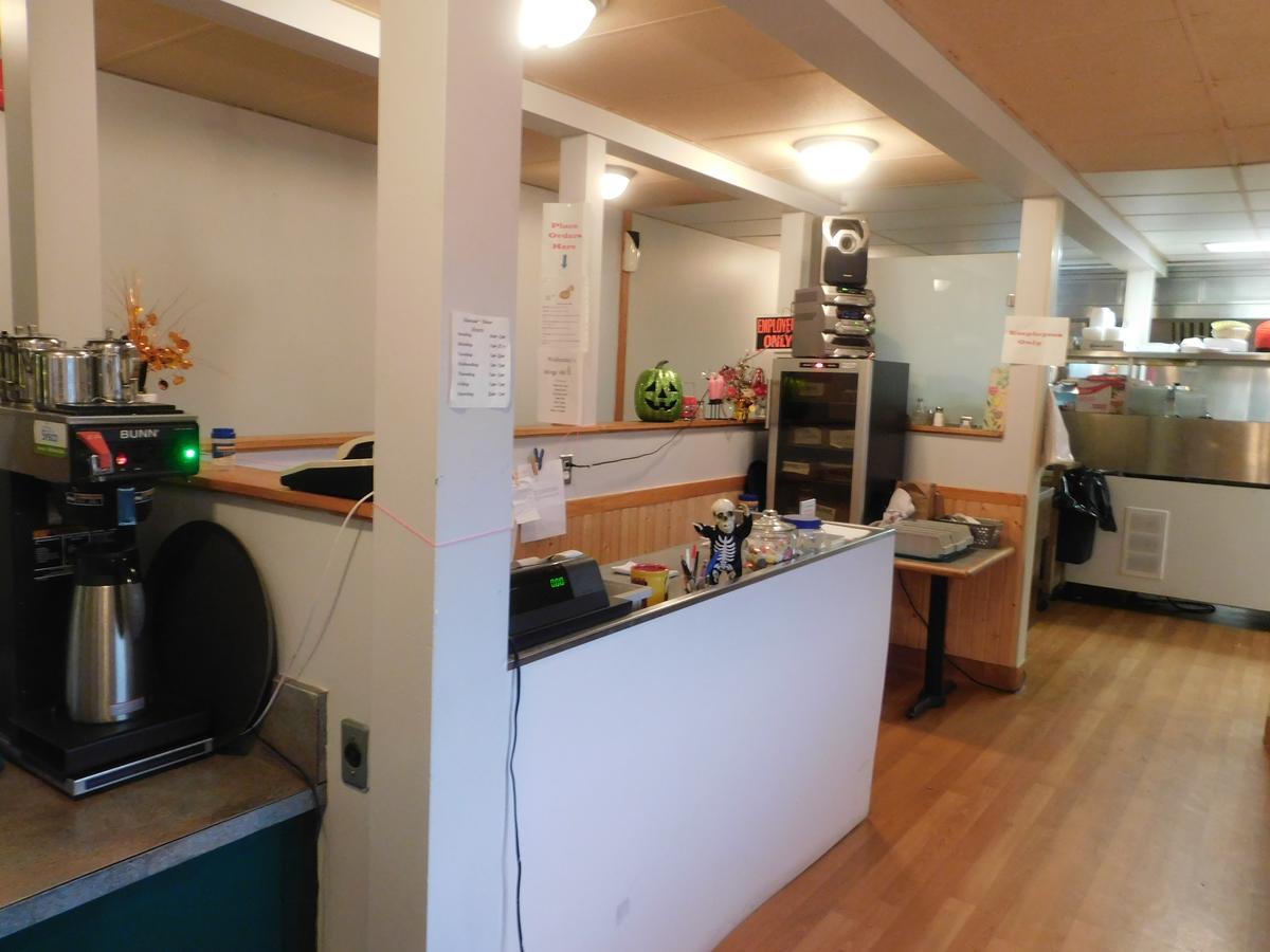 Casey'S Inn Lac du Bonnet ภายนอก รูปภาพ