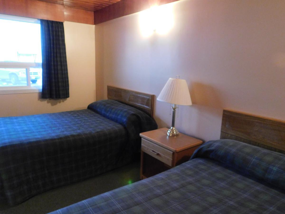 Casey'S Inn Lac du Bonnet ภายนอก รูปภาพ
