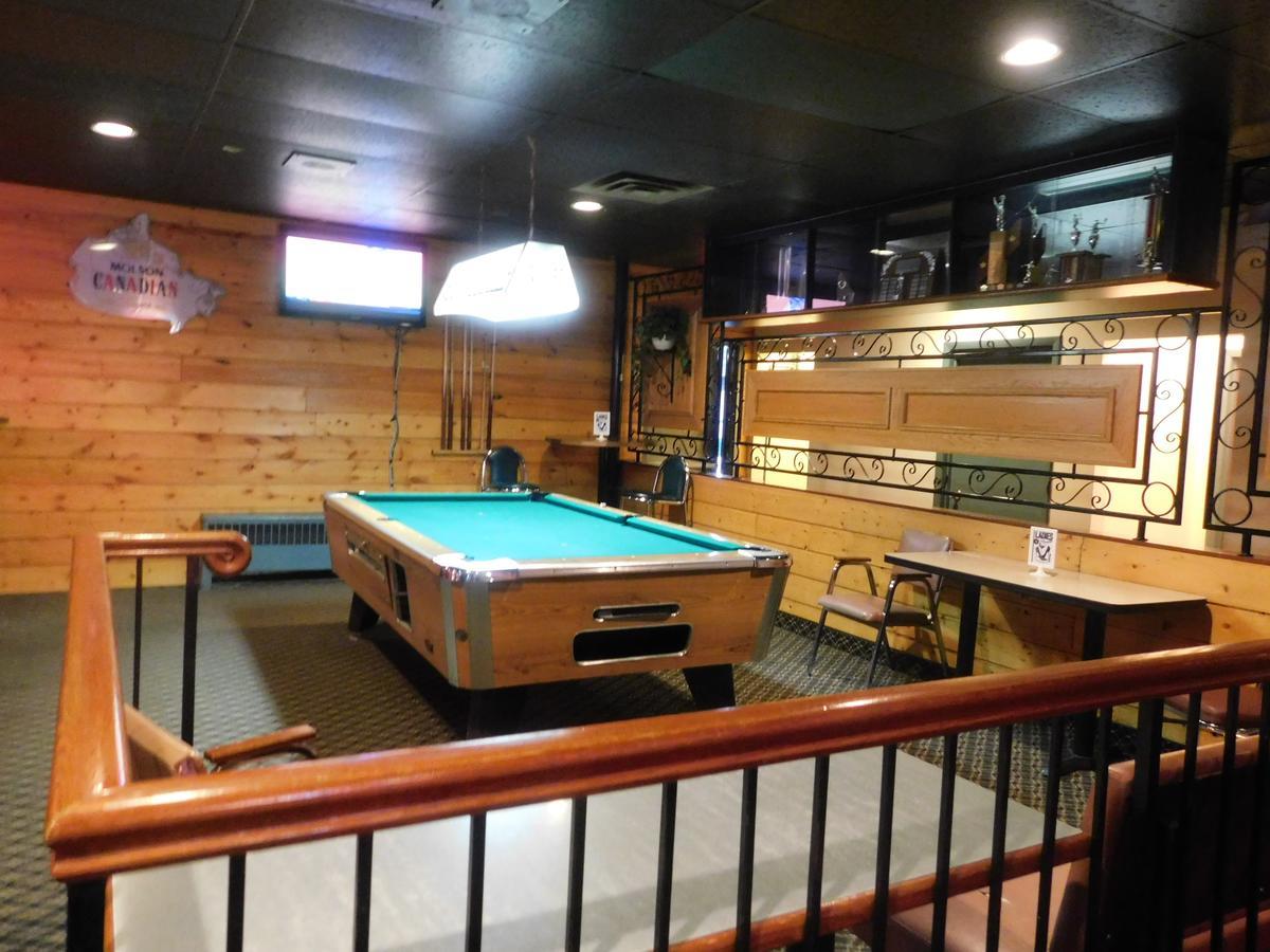 Casey'S Inn Lac du Bonnet ภายนอก รูปภาพ