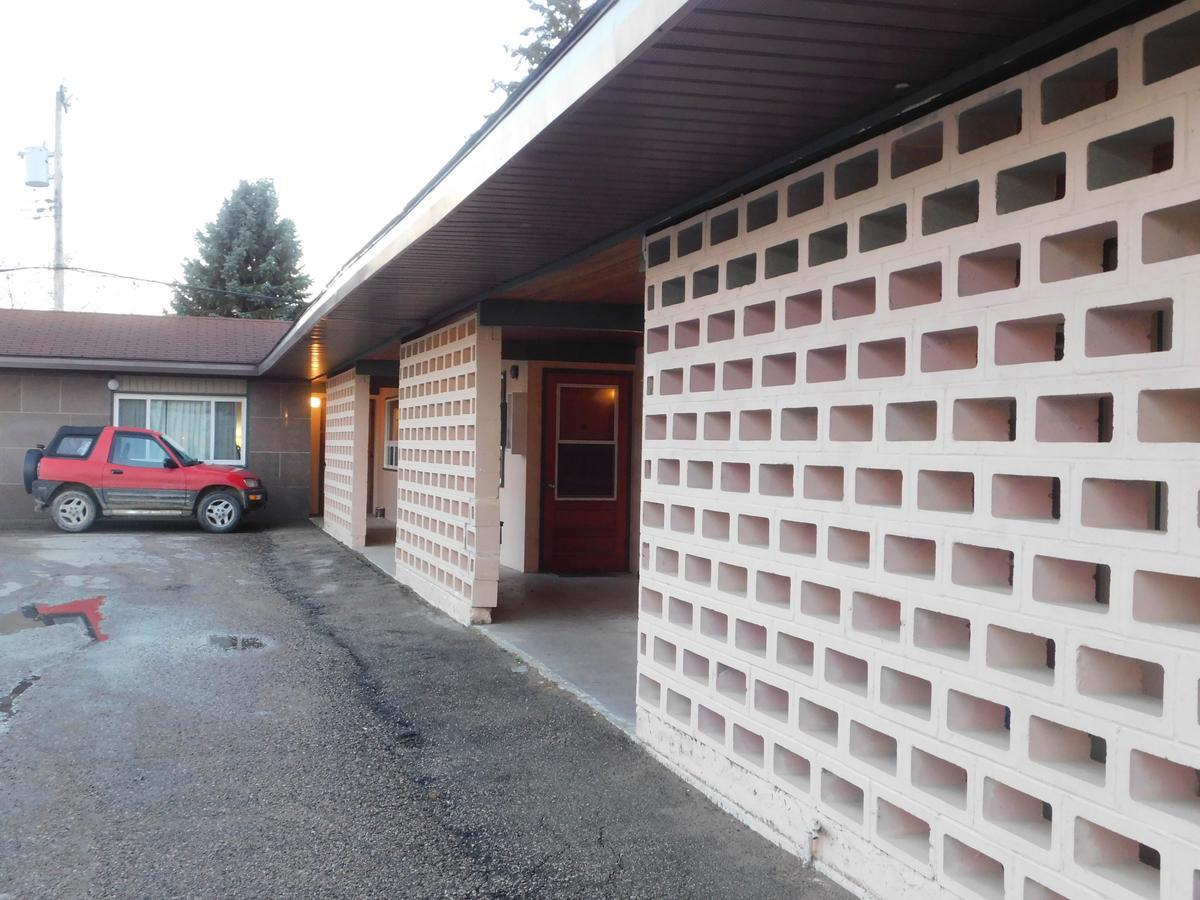 Casey'S Inn Lac du Bonnet ภายนอก รูปภาพ